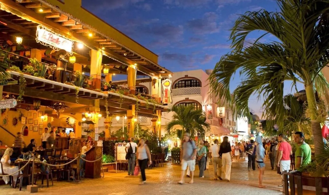 Beautiful Luxury Downtown Apartment Playa del Carmen